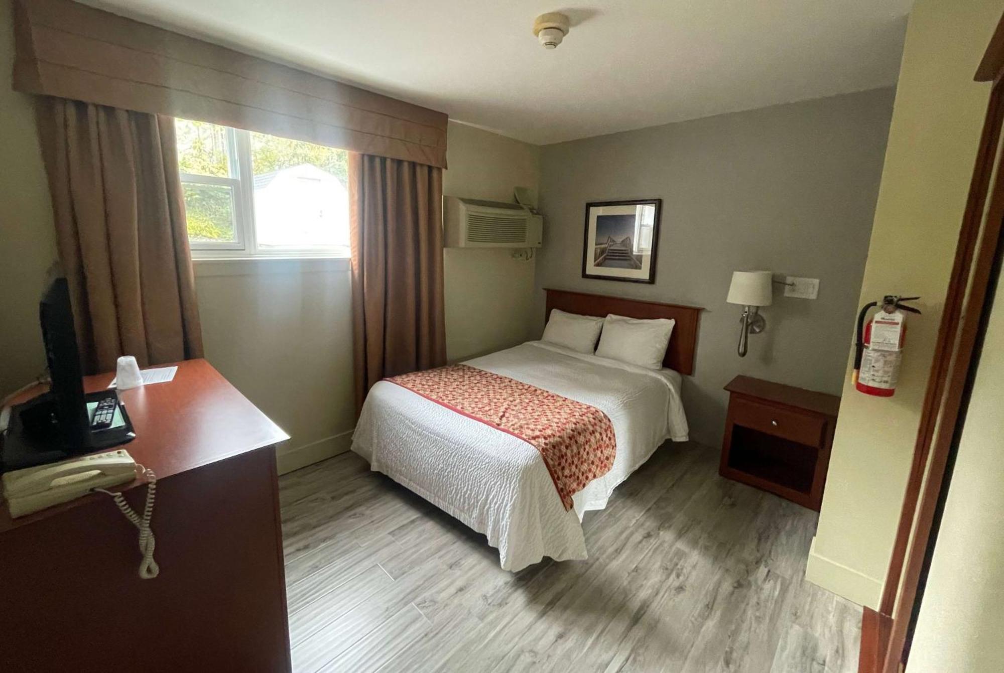 Super 8 By Wyndham Nb
