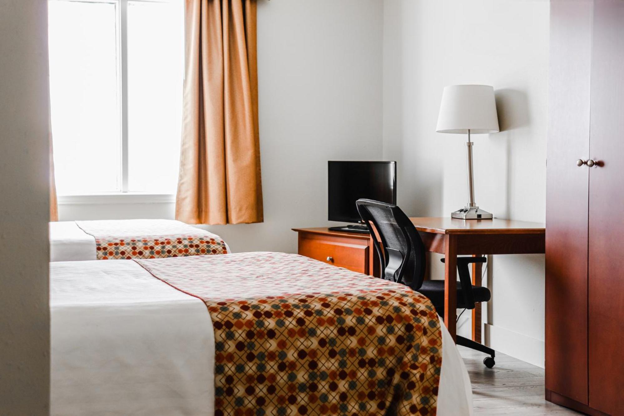 Super 8 By Wyndham Nb Hotel 3*