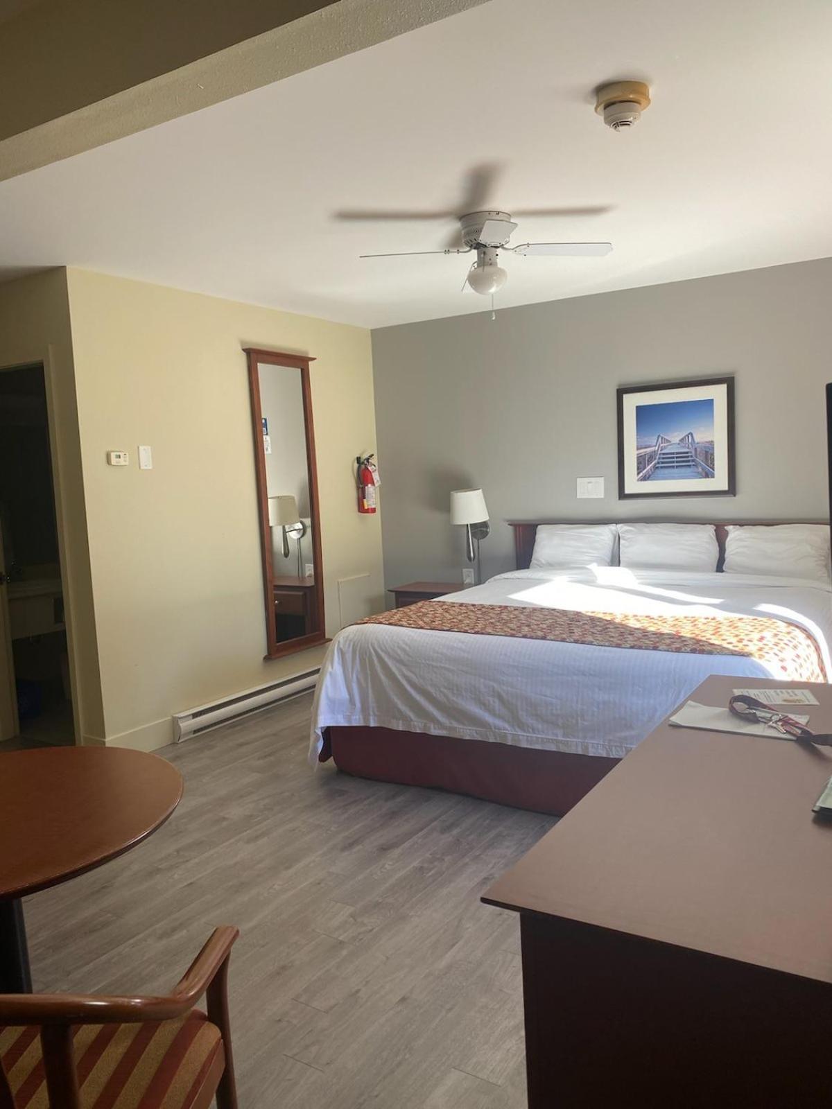 Super 8 By Wyndham Nb