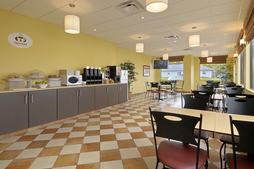 Hotel Super 8 By Wyndham Nb 3*