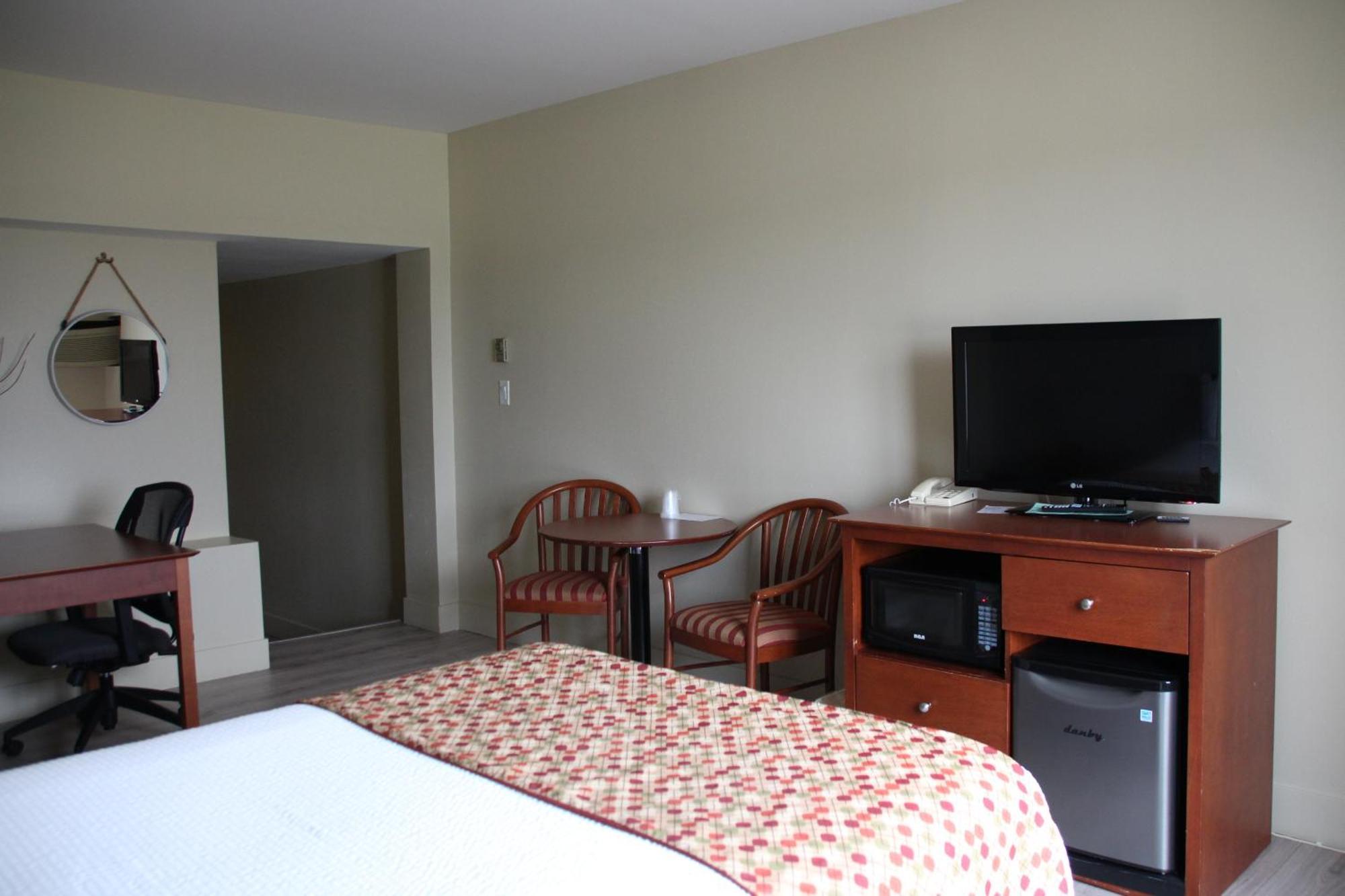Super 8 By Wyndham Nb 3*